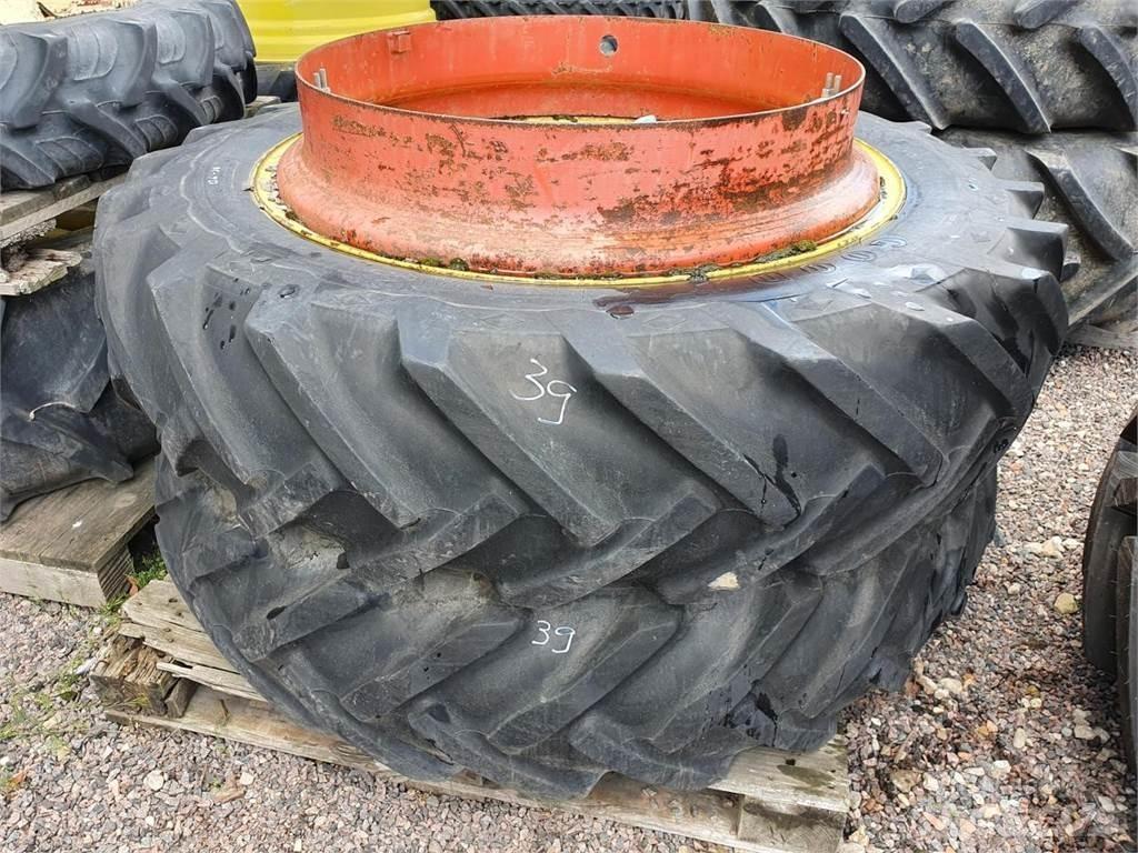 Goodyear 136-38 x2 Neumáticos, ruedas y llantas