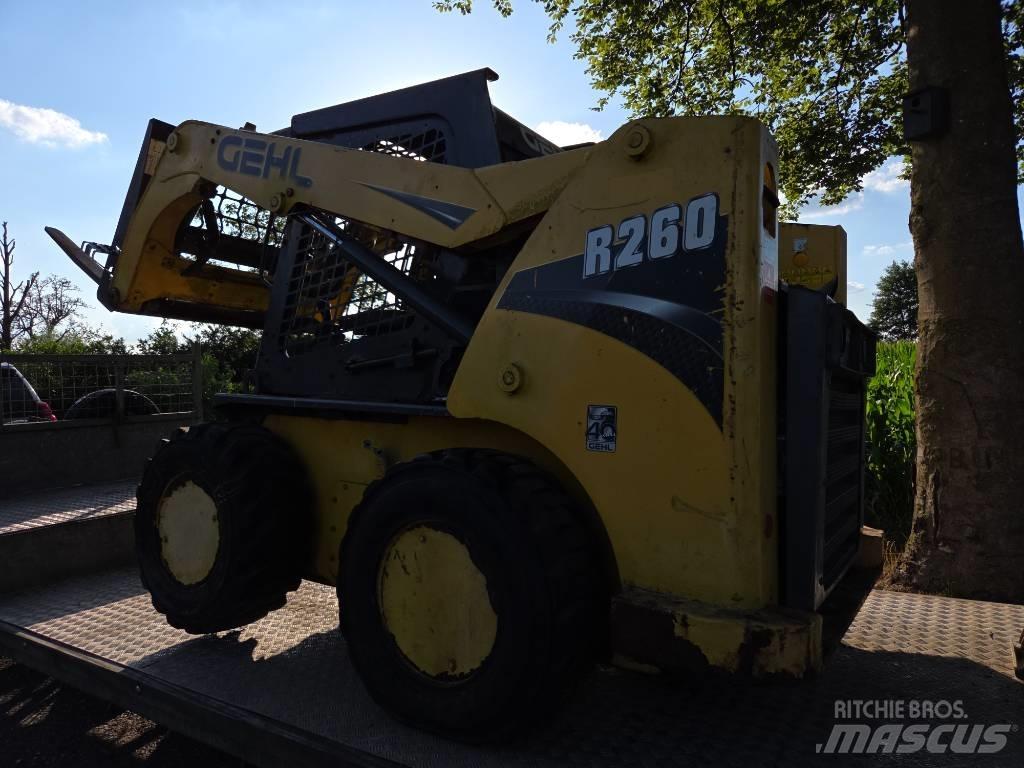 Gehl R 260 DEFECT!! Minicargadoras