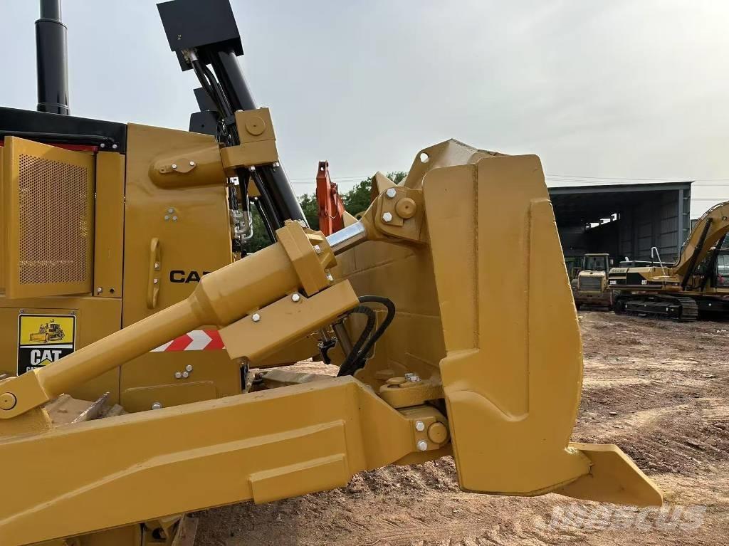 CAT D8R Buldozer sobre oruga