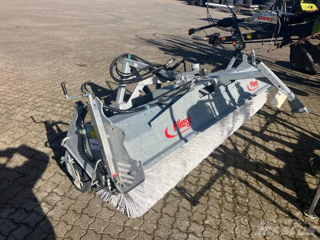 Fliegl Kost 2,8 m. Otros accesorios para tractores
