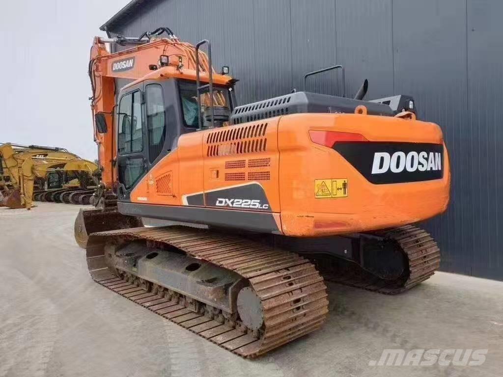Doosan DX 225 LC Excavadoras de cadenas