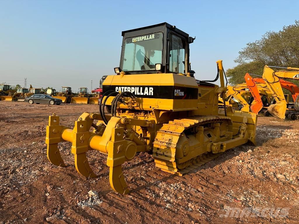 CAT D6G Buldozer sobre oruga