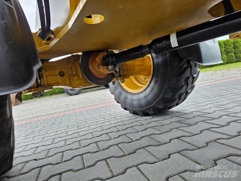 CAT 906 M Cargadoras sobre ruedas