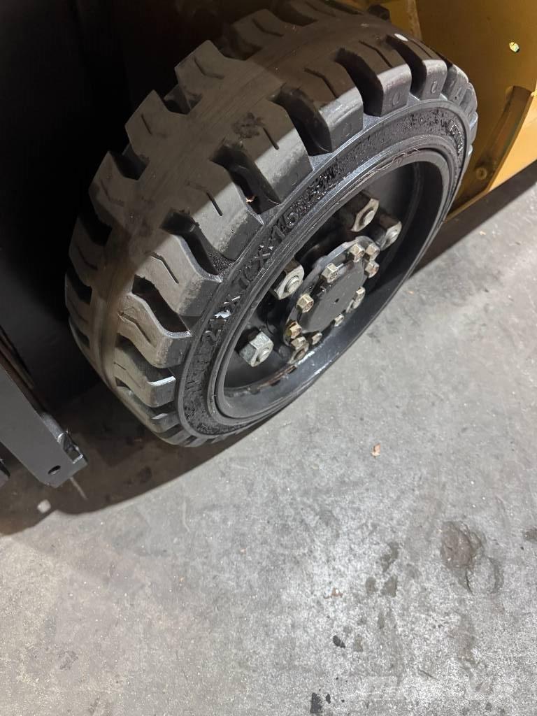 CAT FGC25N Otras carretillas elevadoras