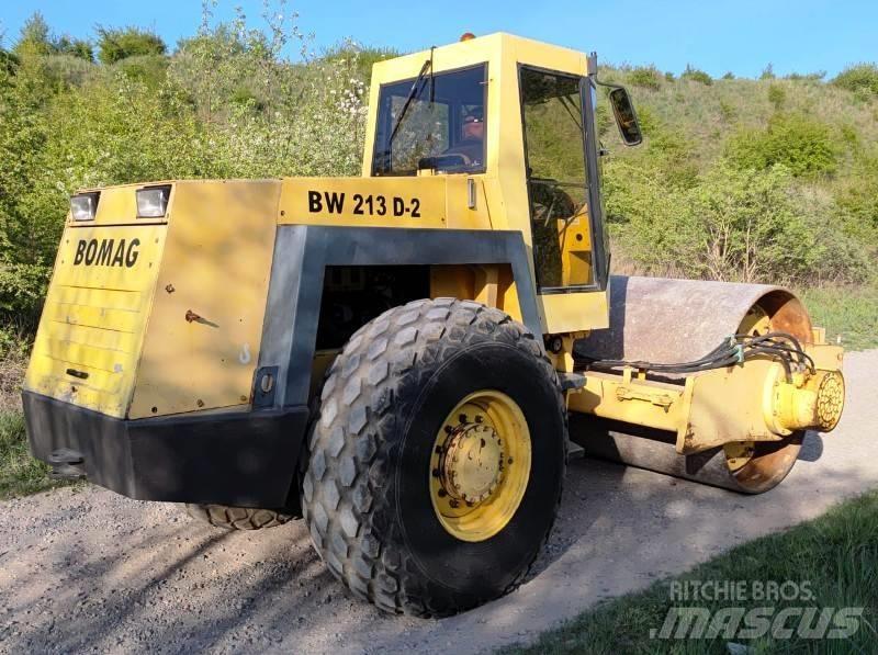 Bomag BW 213 Rodillos de un solo tambor