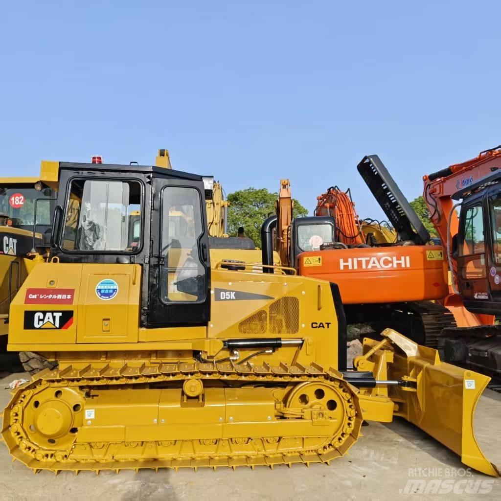 CAT D 5 K Buldozer sobre oruga