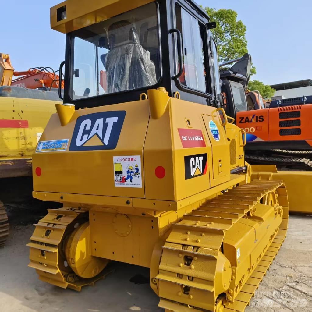 CAT D 5 K Buldozer sobre oruga