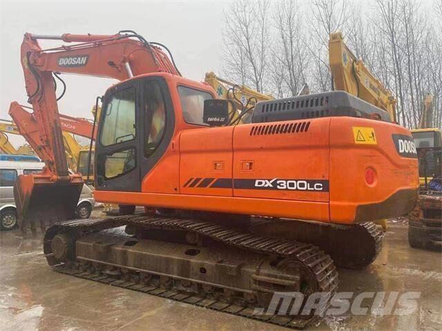 Doosan DX300 Excavadoras de cadenas