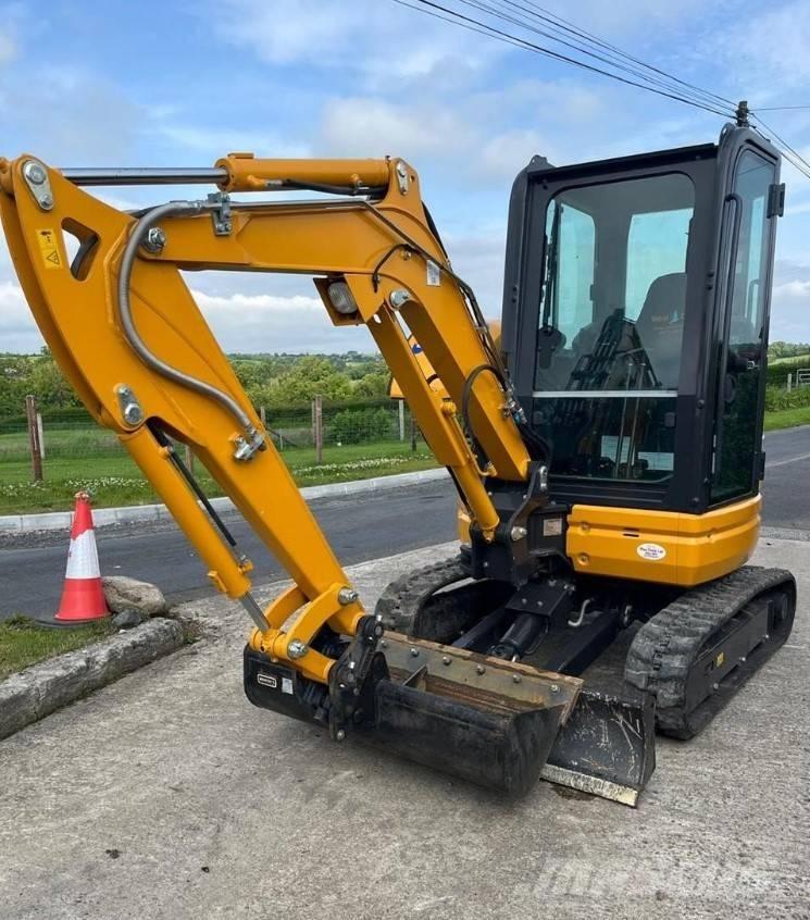 Kato HD27V4 Excavadoras 7t - 12t