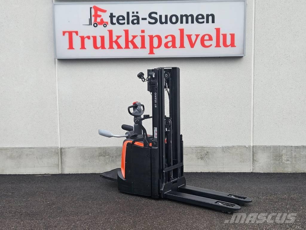 Toyota SPE120 L Apiladores eléctricos autopropulsados