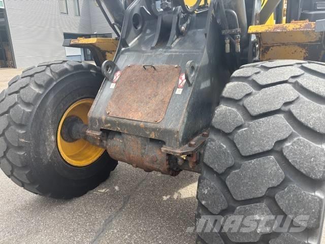 Komatsu WA 320 PZ-6 Cargadoras sobre ruedas