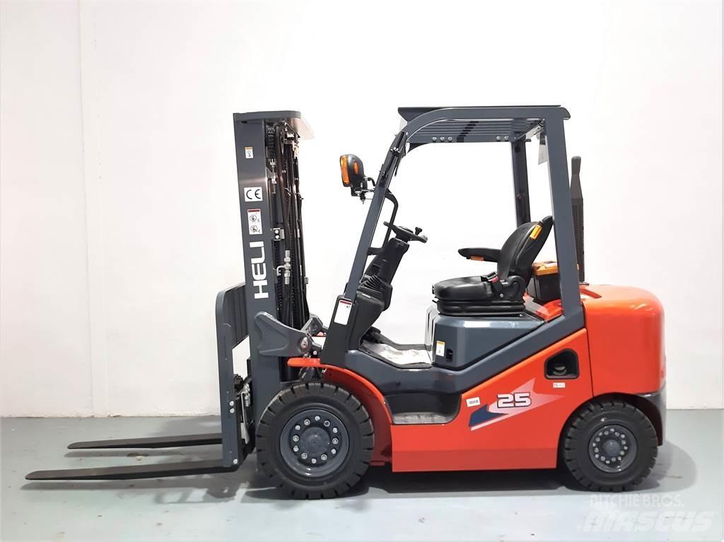 Heli CPCD25 XC26H Carretillas diesel