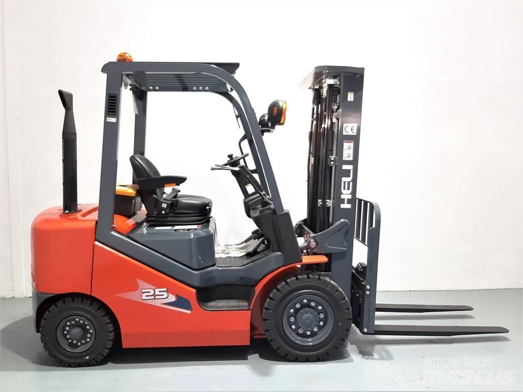 Heli CPCD25 XC26H Carretillas diesel