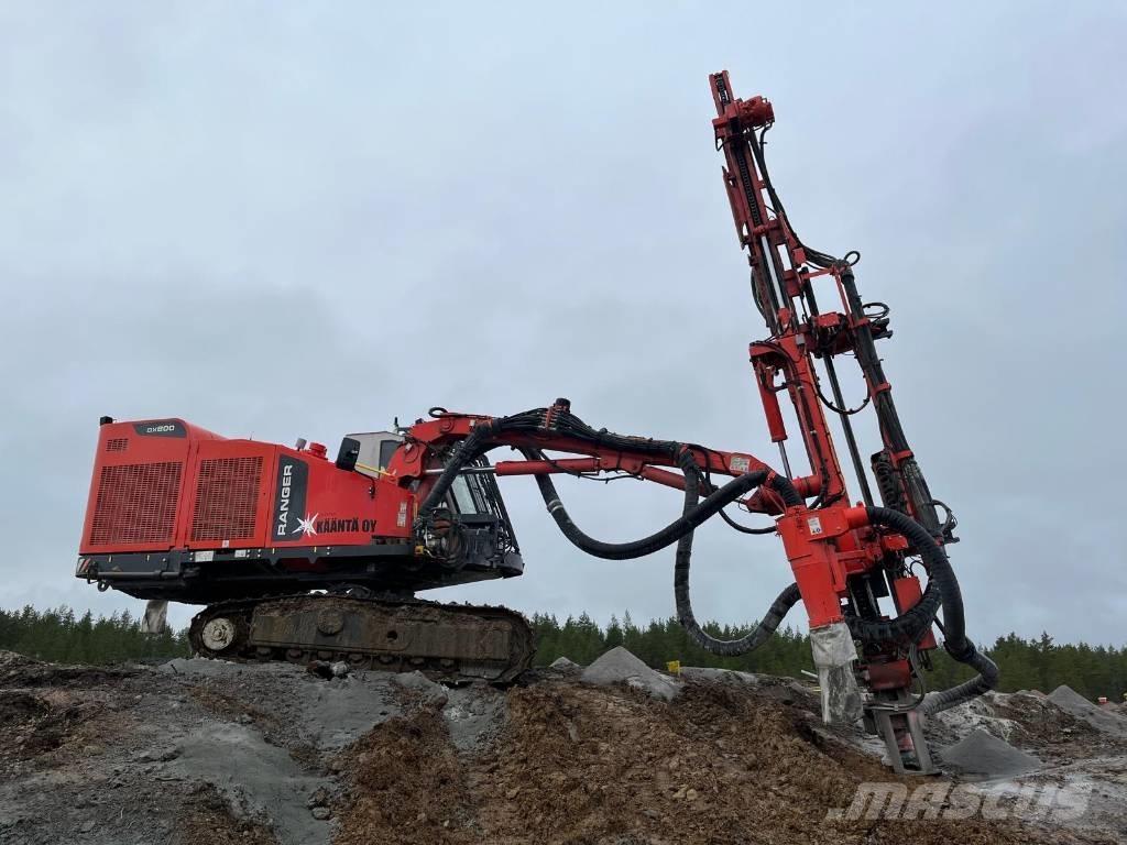 Sandvik DX800 Perforadoras de superficie