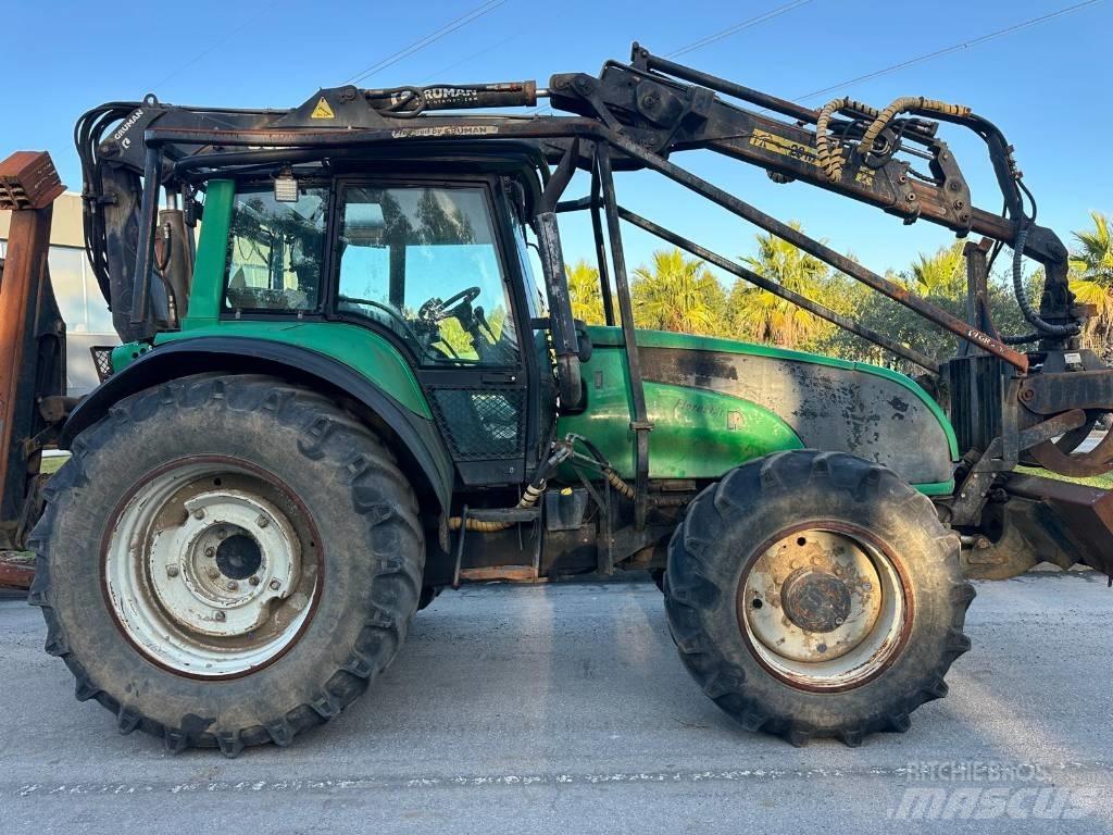 Valtra T130 Tractor forestal