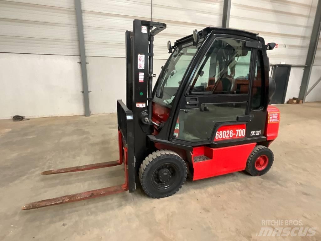 Nissan U1 D2 A 25 LQ Carretillas LPG