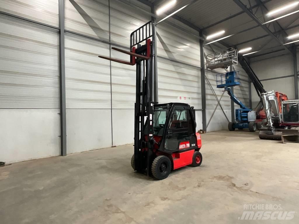 Nissan U1 D2 A 25 LQ Carretillas LPG