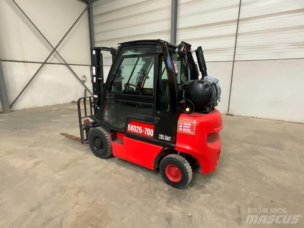 Nissan U1 D2 A 25 LQ Carretillas LPG