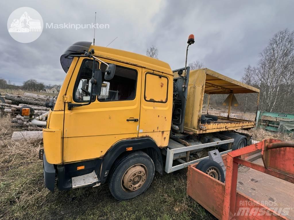 Mercedes-Benz 1117 L Camiones polibrazo