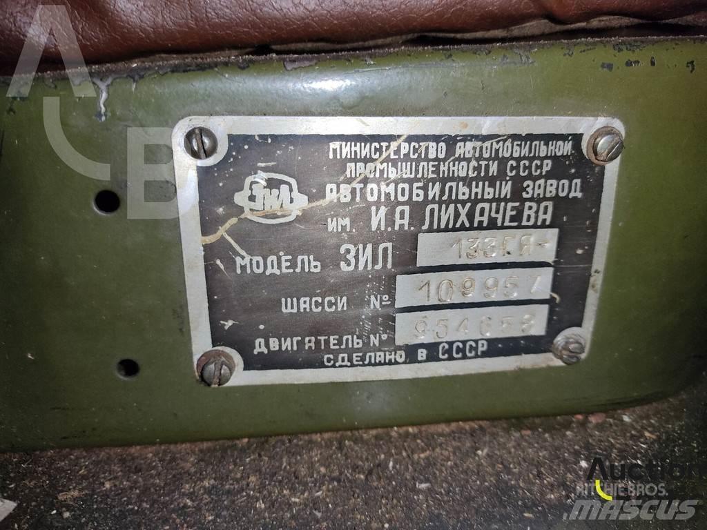 ZIL 133 Grúas todo terreno