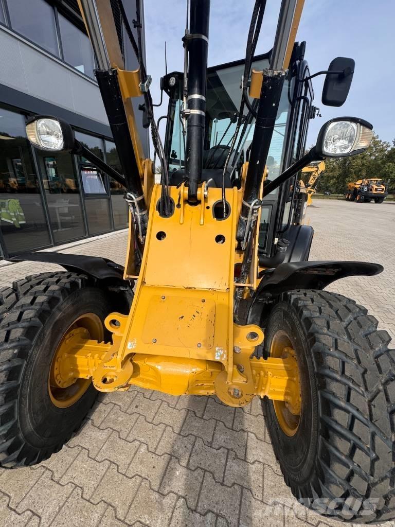 CAT 906M Cargadoras sobre ruedas