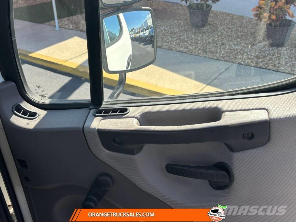 Freightliner M2 Camiones con gancho