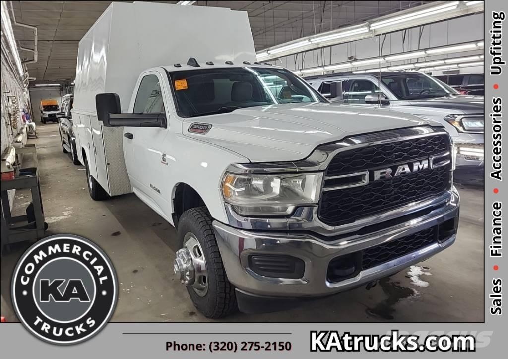 RAM 3500 TRADESMAN Furgonetas caja abierta