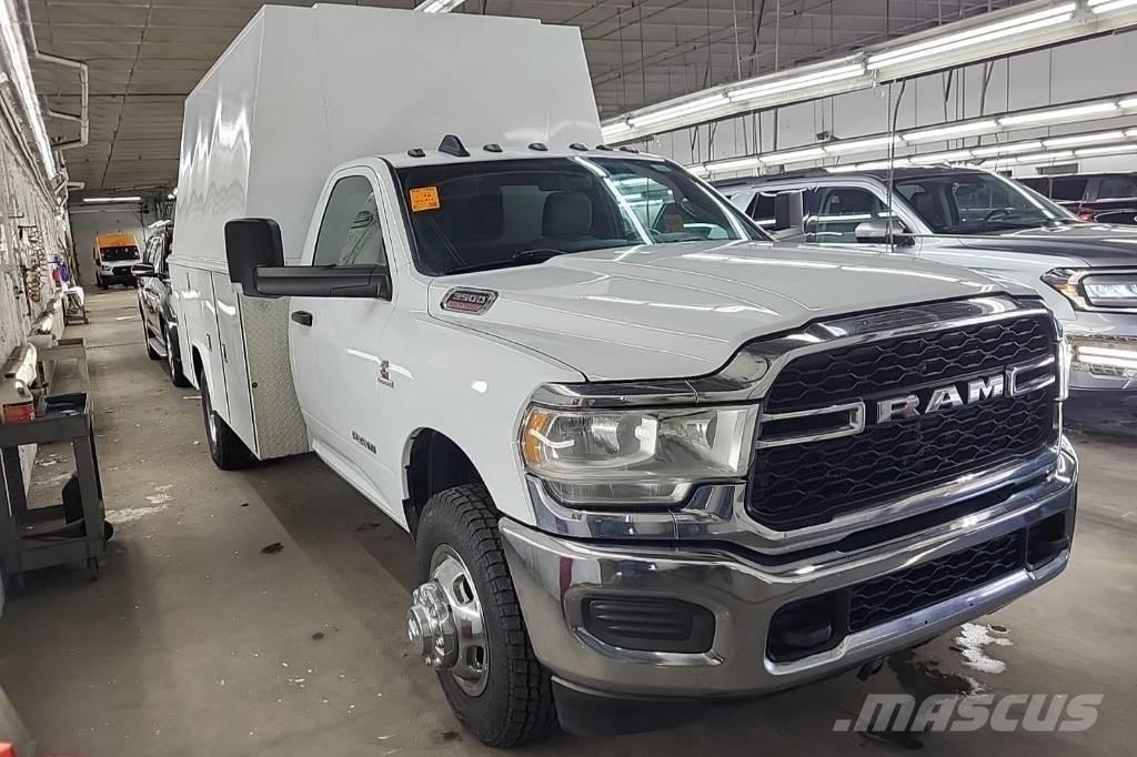RAM 3500 TRADESMAN Furgonetas caja abierta
