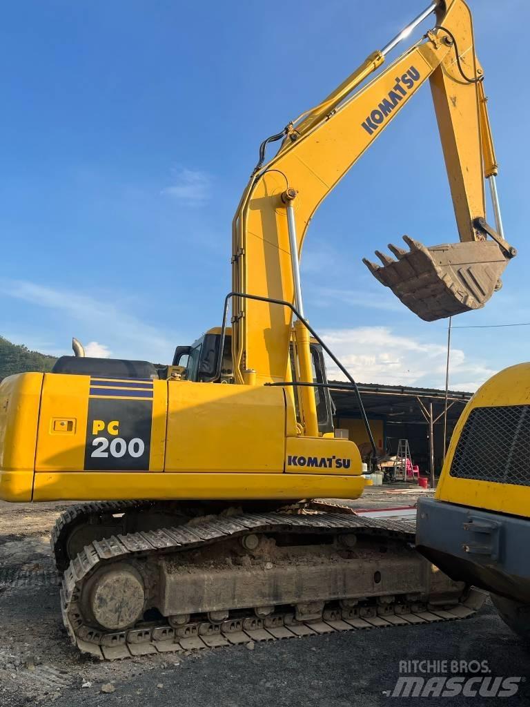 Komatsu PC 200-7 Excavadoras de cadenas