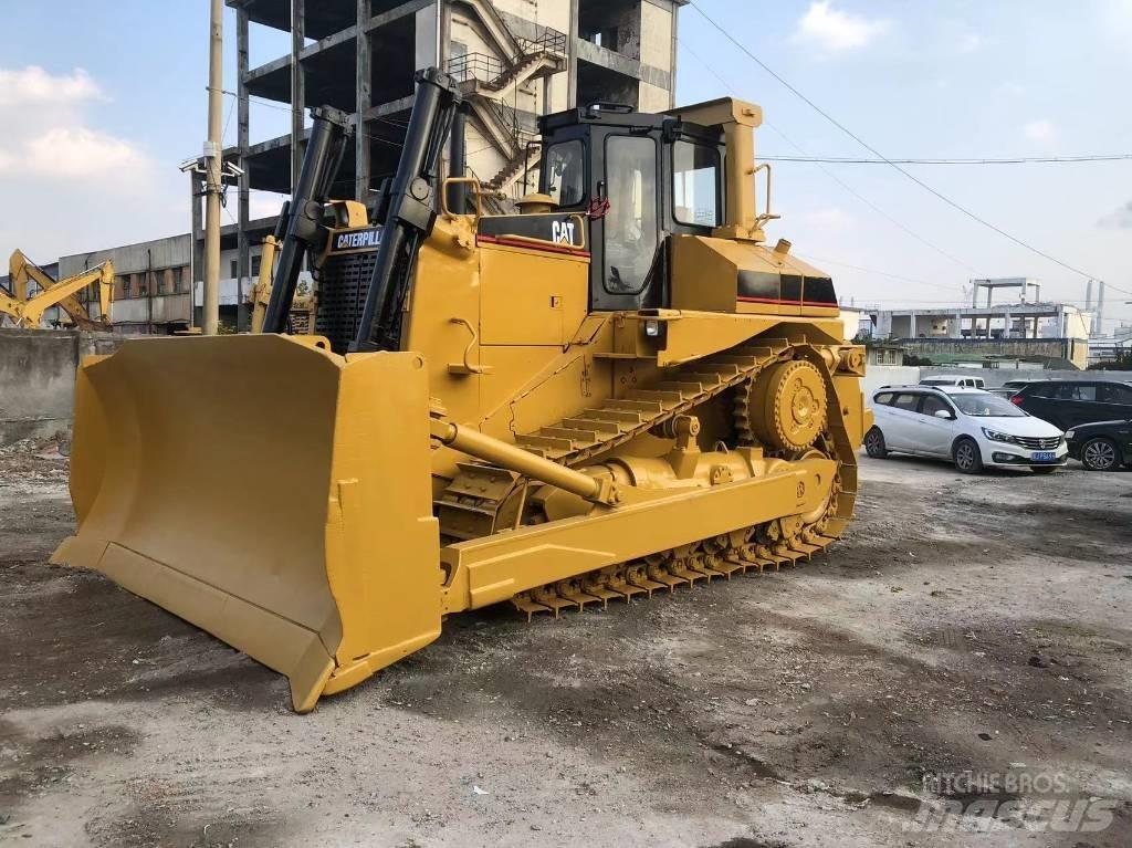 CAT D 9 R Buldozer sobre oruga