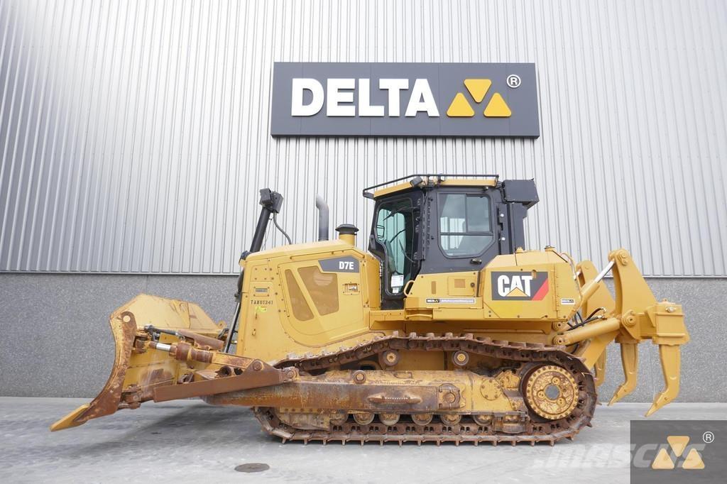 CAT D7E Buldozer sobre oruga