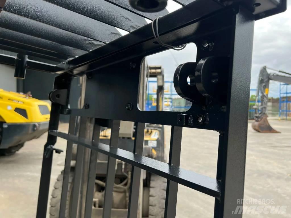 CAT 318C Guard Cabinas e interior