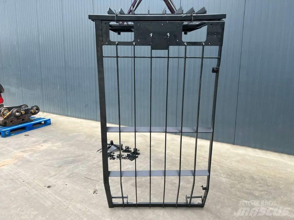 CAT 318C Guard Cabinas e interior