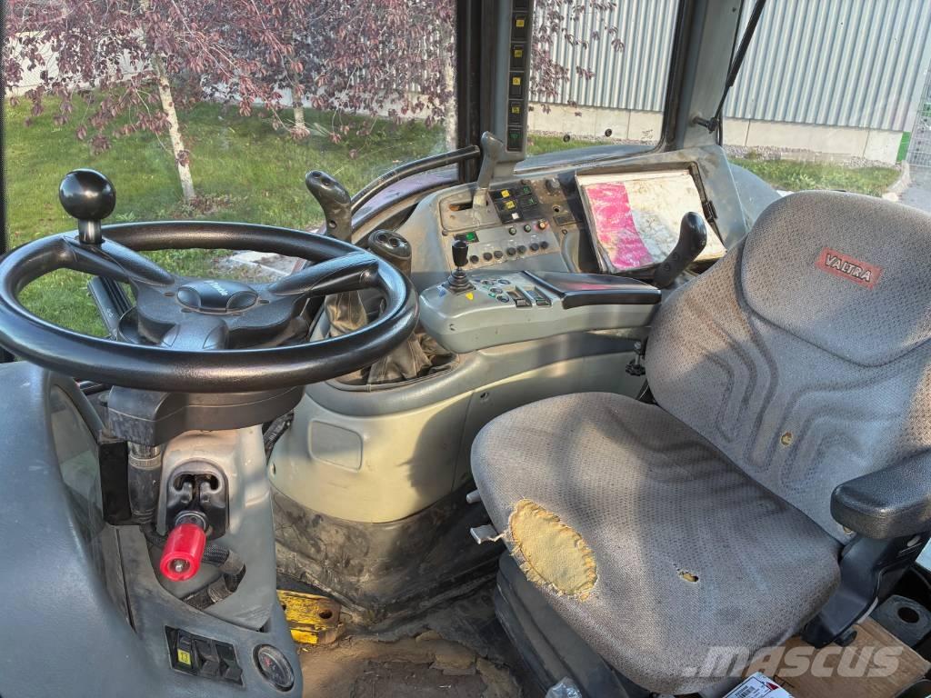 Valtra Traktor T 140 Tractores