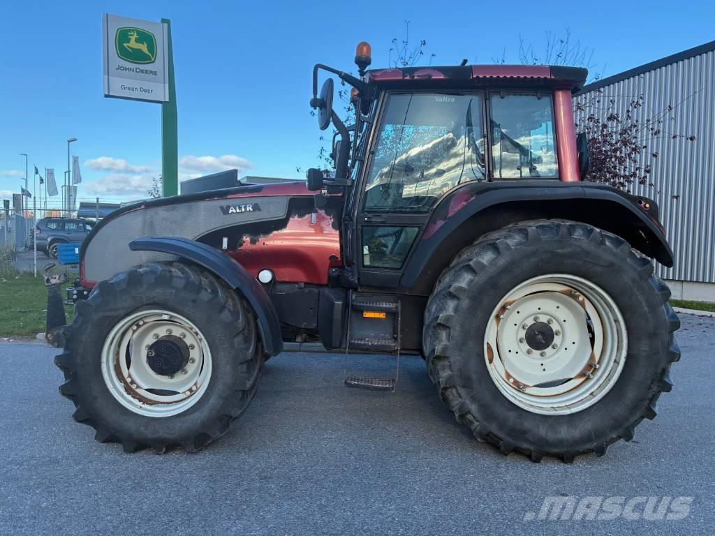 Valtra Traktor T 140 Tractores