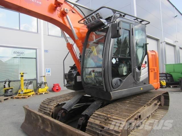 Hitachi ZX 135 Excavadoras de cadenas