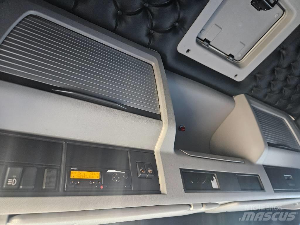 Volvo FM11 Camiones caja cerrada