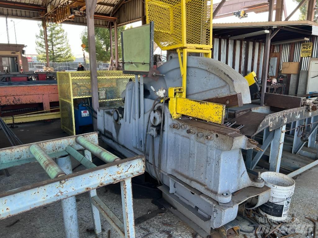 MILWAUKEE Shear   No. 2 Excavadoras de manutención