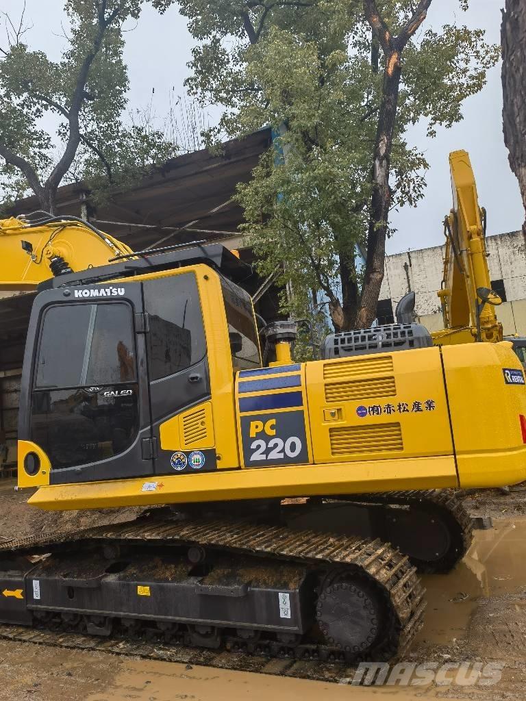 Komatsu PC 220-8 Excavadoras de cadenas