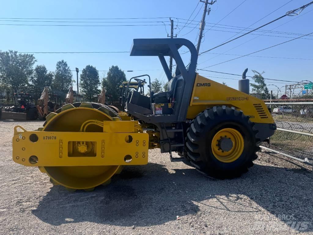 Bomag BW 211 P D-3 Rodillos de un solo tambor