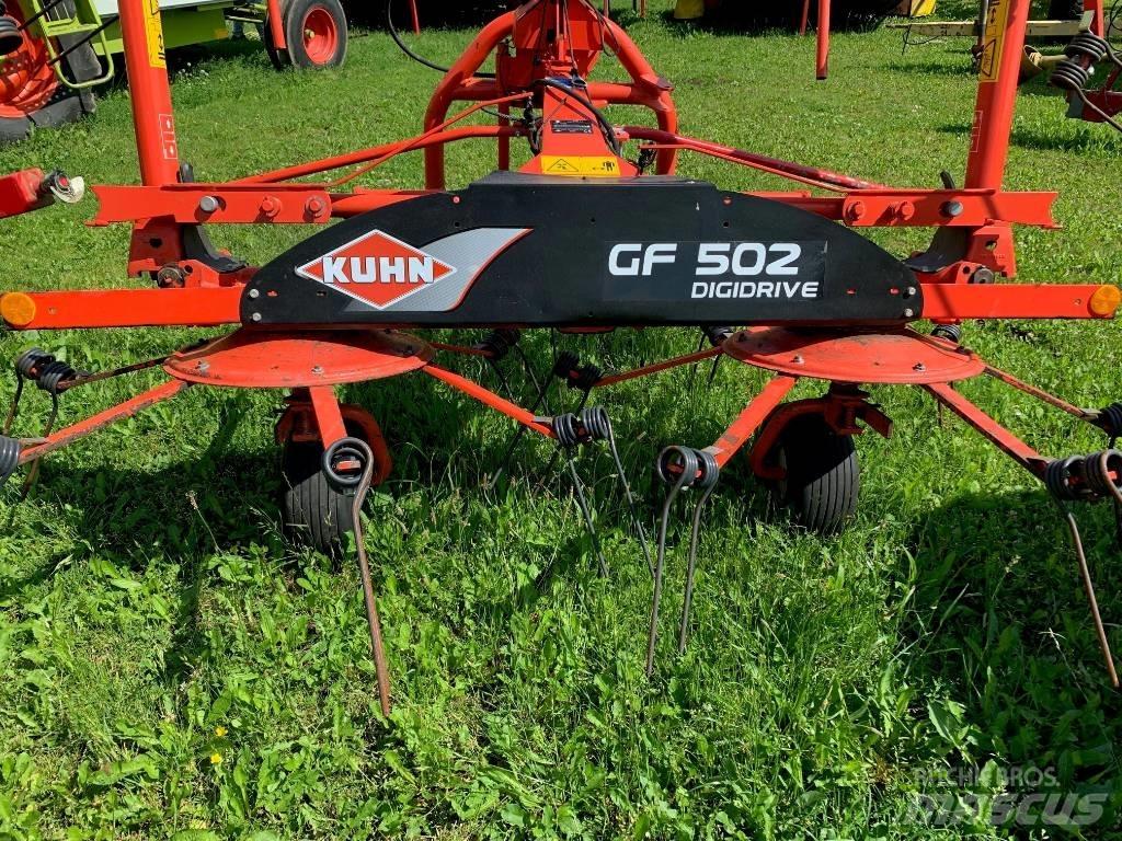 Kuhn GF 502 Rastrillos y henificadores