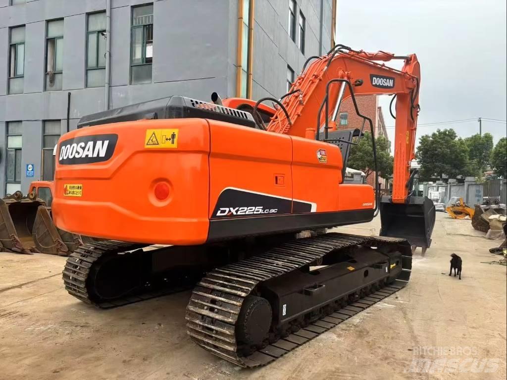 Doosan DX 225 LC Excavadoras de cadenas
