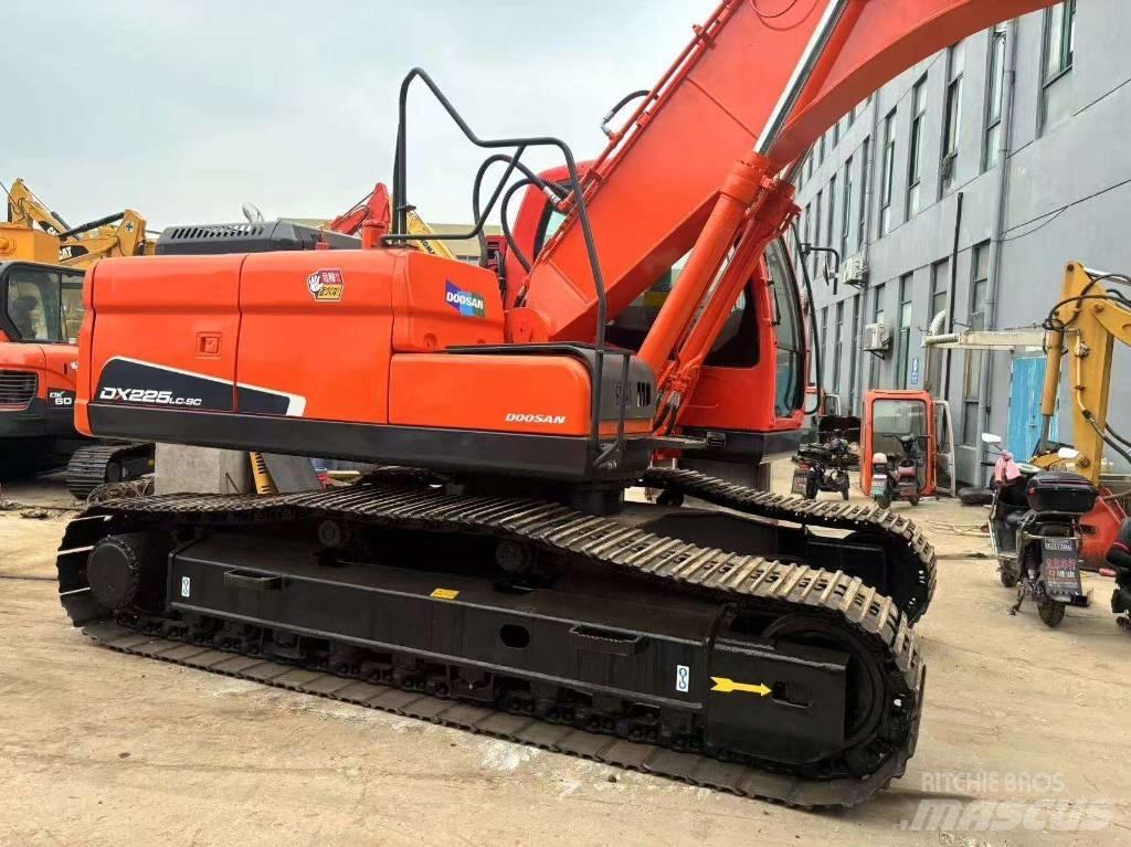 Doosan DX 225 LC Excavadoras de cadenas