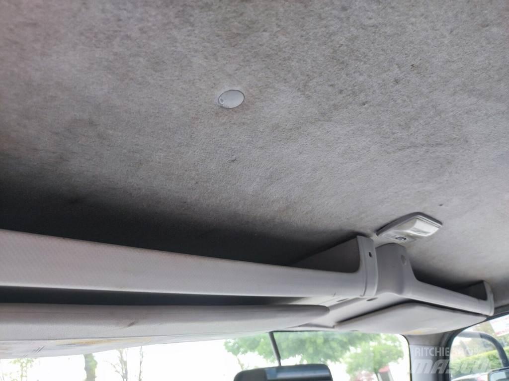 Isuzu 1815 mm Cabinas e interior