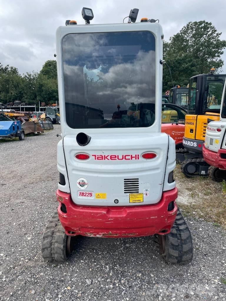 Takeuchi TB 225 Mini excavadoras < 7t