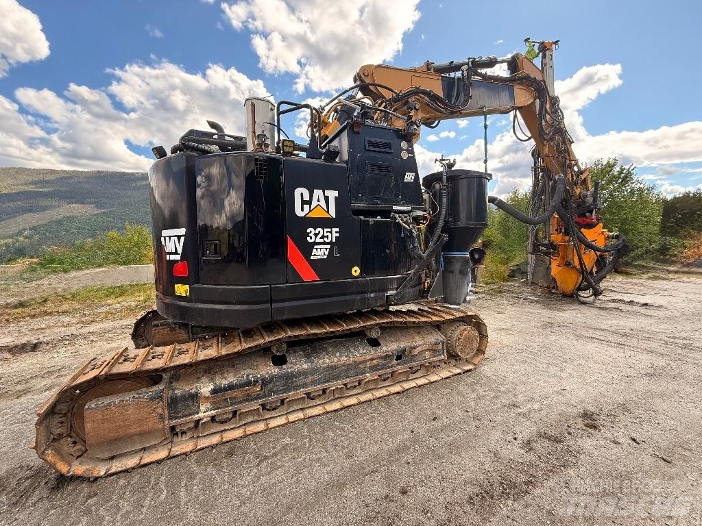 CAT 325 FL CR Excavadoras especiales