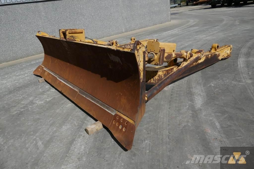 CAT D8T Blade Cuchillas