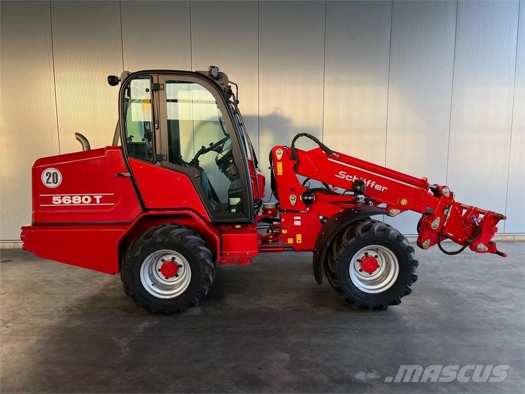 Schäffer 5680 T Cargadoras sobre ruedas