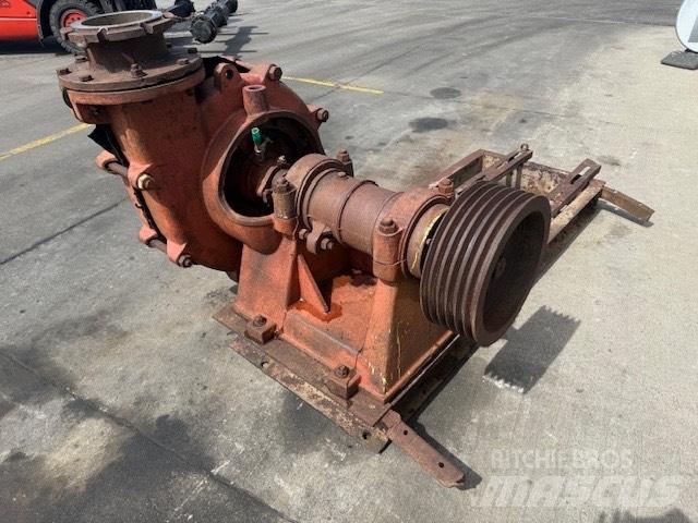 Warman dredge pump. Draga