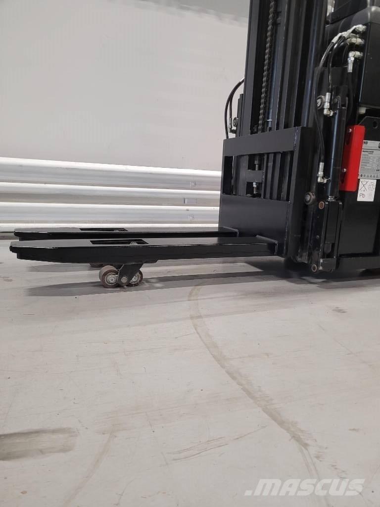 Rocla SST 16 ACI Apiladores eléctricos autopropulsados
